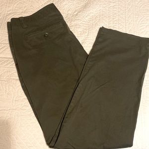 Under Armour men’s green pants, 36x32.